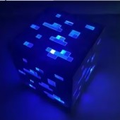 MINECRAFT NIEBIESKA LAMPKA KOSTKA